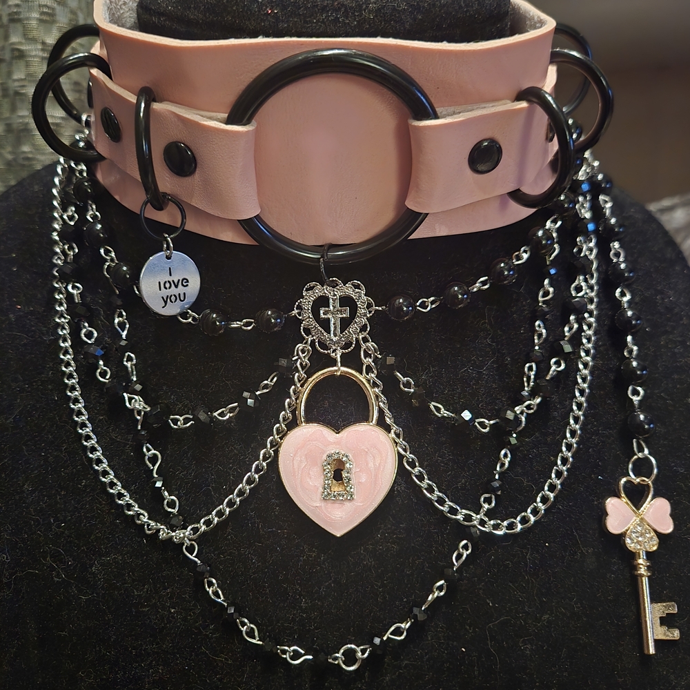 Chic Pink and Black Heart Lock Necklace